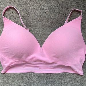 XL pink Victoria’s Secret bra